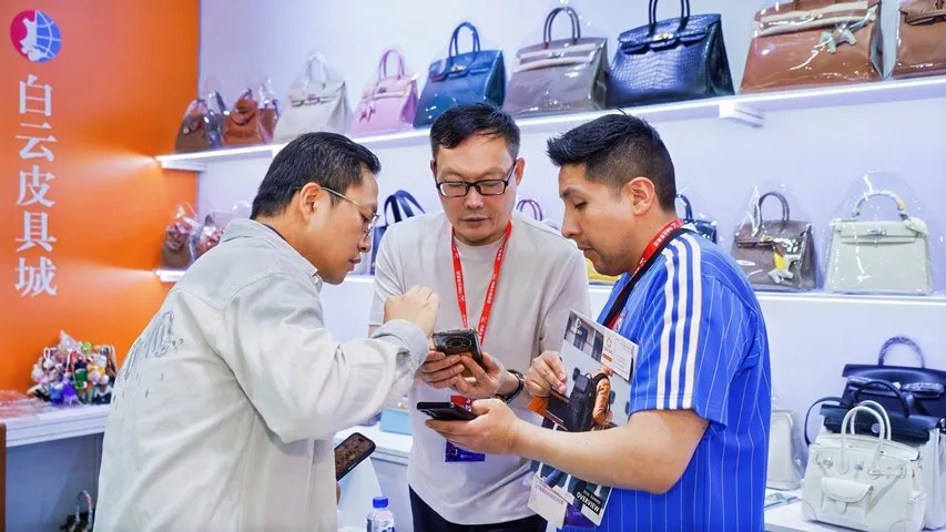 Pazhou's Grand Trade Fair Opens: Baiyun Leather City Takes the Stage as a Group at the 2026 Asia Bags & Leather Goods Spring Fair